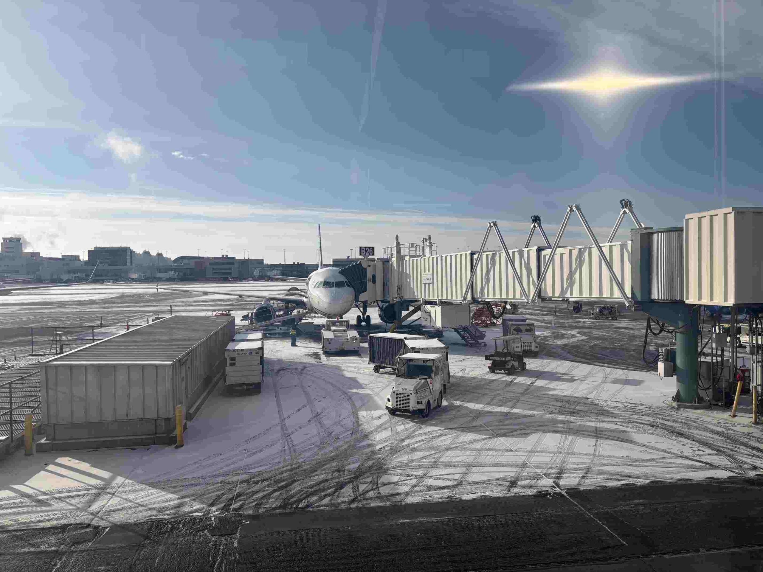 United Airlines Domestic First Class: DEN to SDF on the Airbus 319